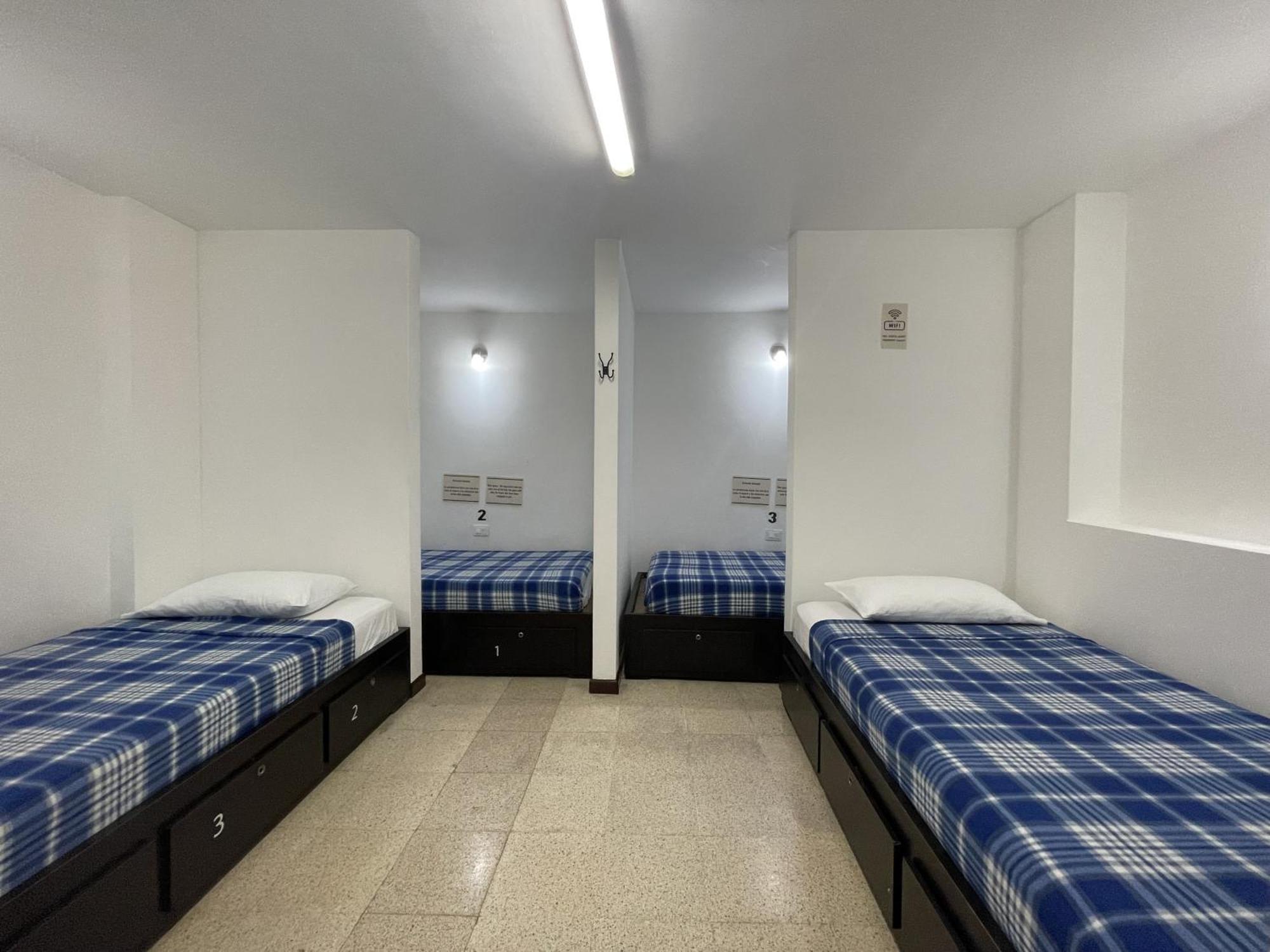 Hostal Lleras Calle 8 Medellín Eksteriør billede
