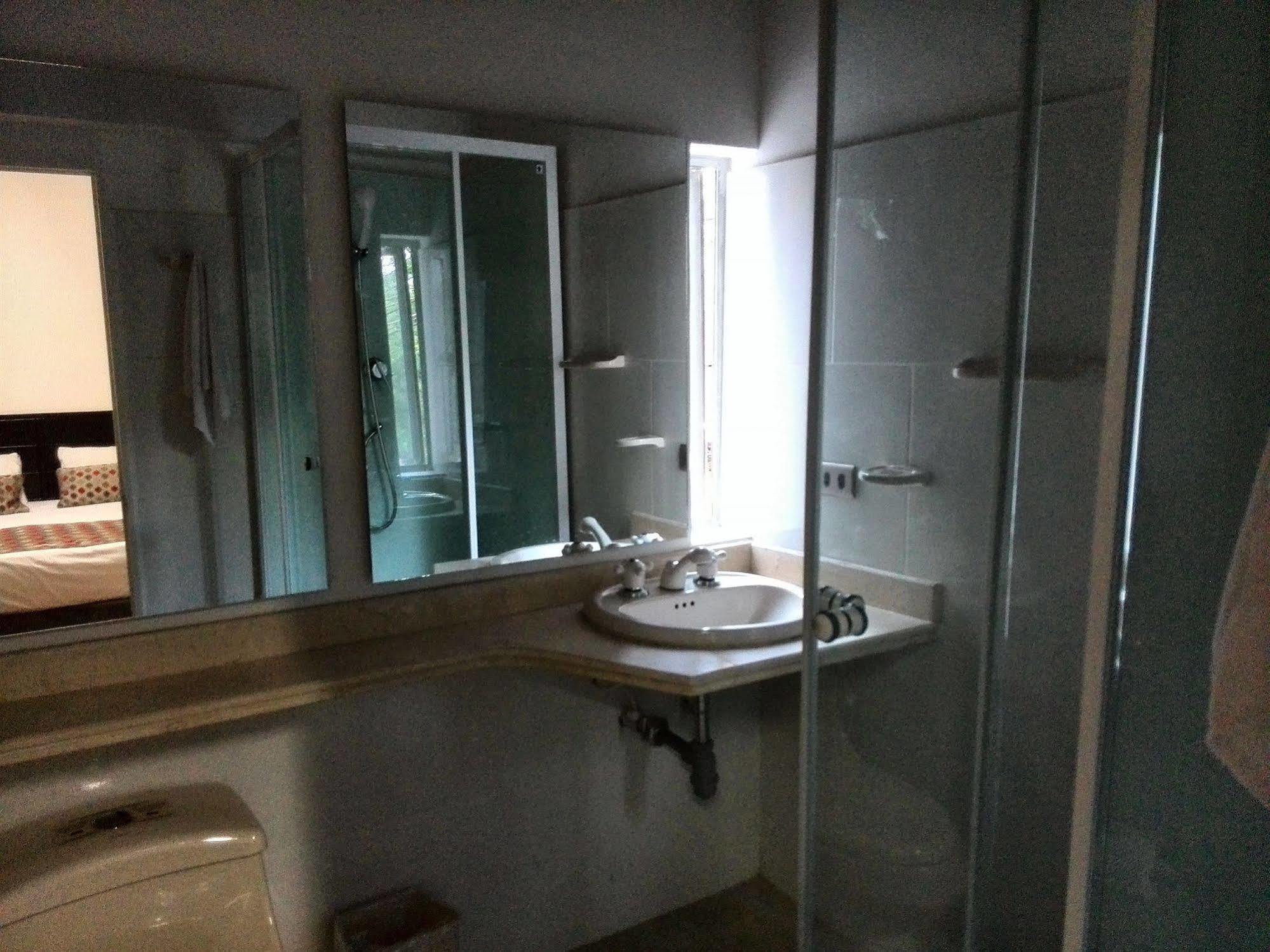Hostal Lleras Calle 8 Medellín Eksteriør billede