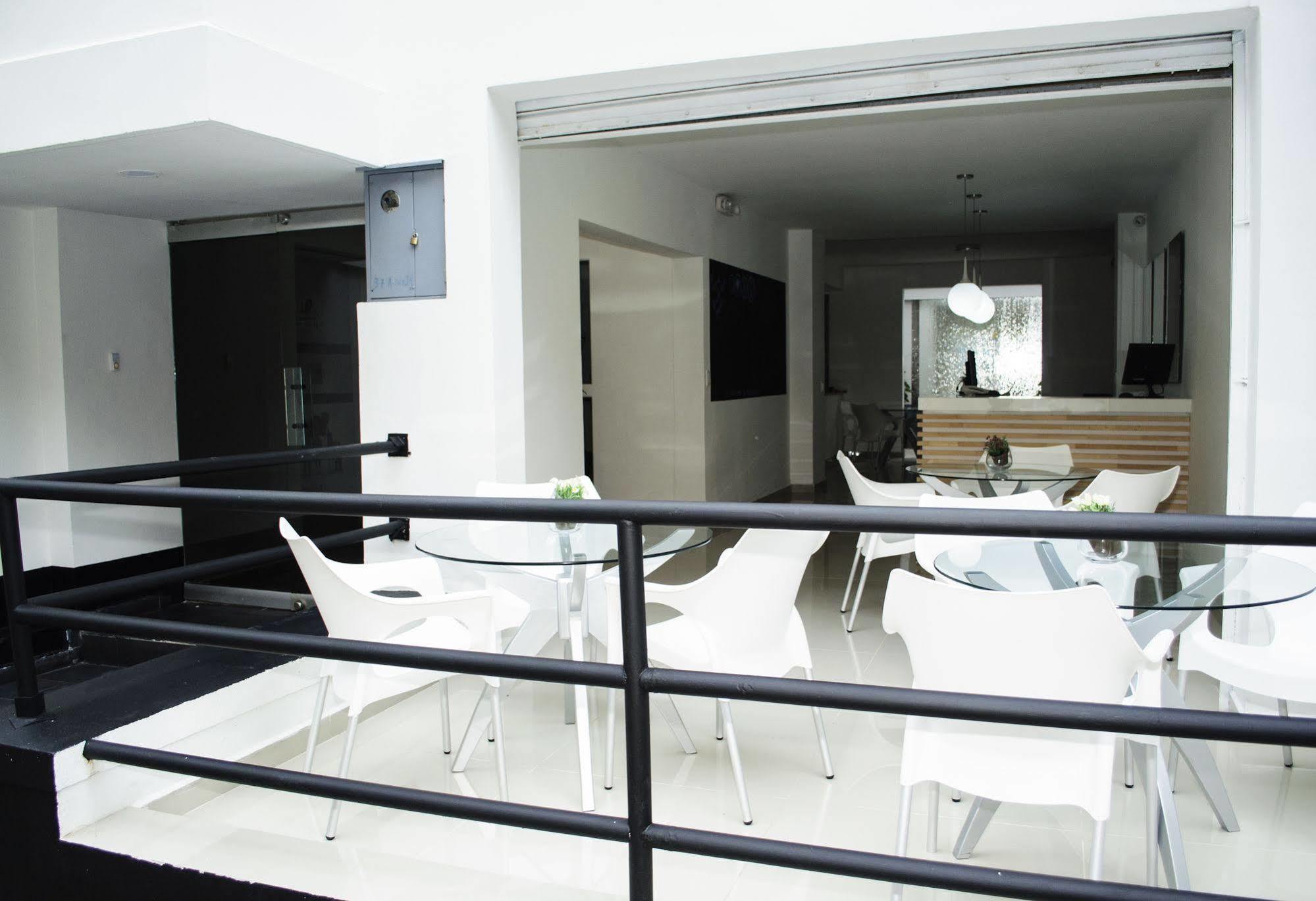 Hostal Lleras Calle 8 Medellín Eksteriør billede