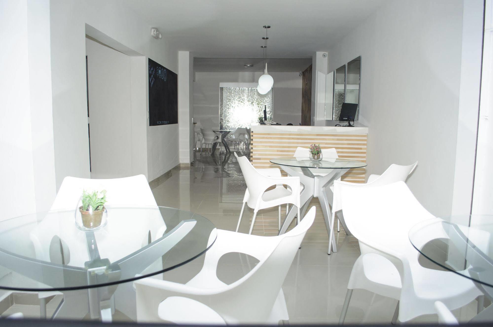 Hostal Lleras Calle 8 Medellín Eksteriør billede